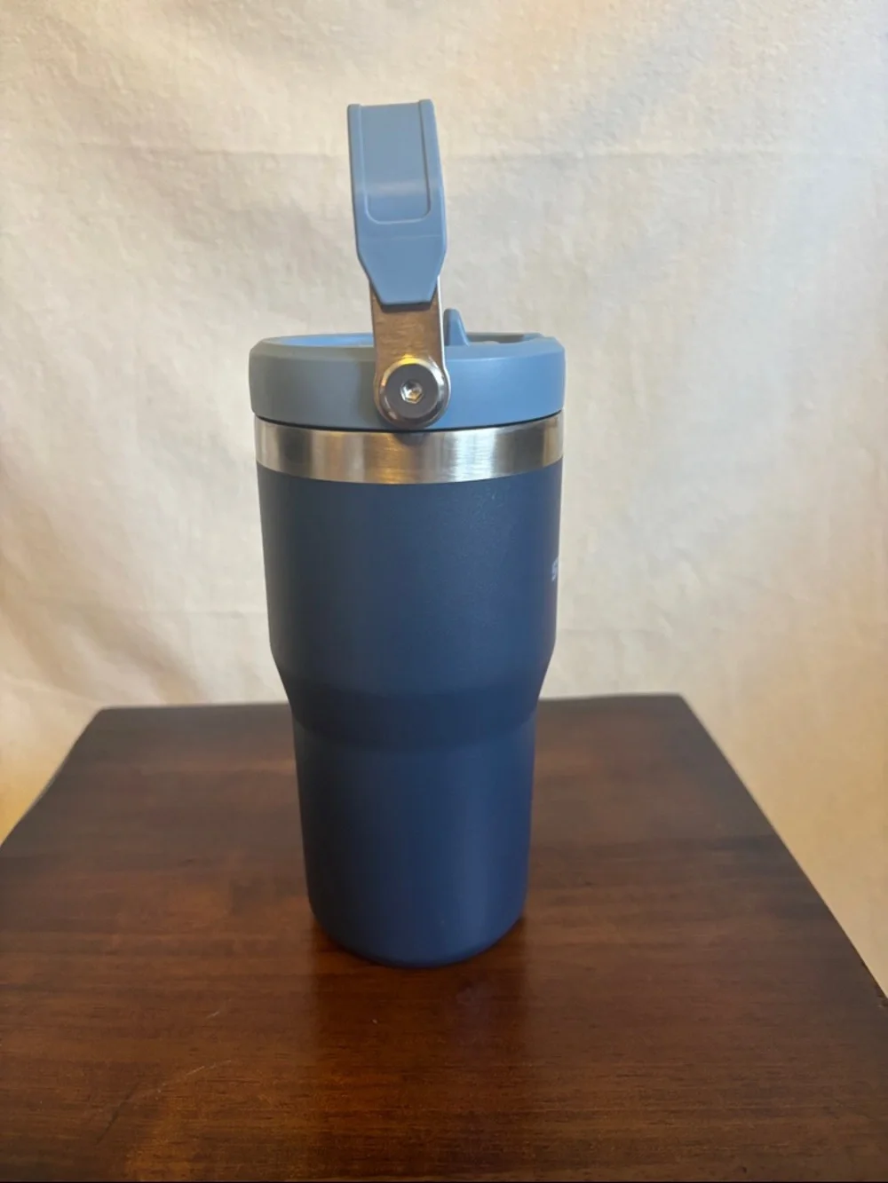 Stanley 20 oz Navy and Light Blue classic Flip Straw Tumbler with Handle - Picture 7 of 12